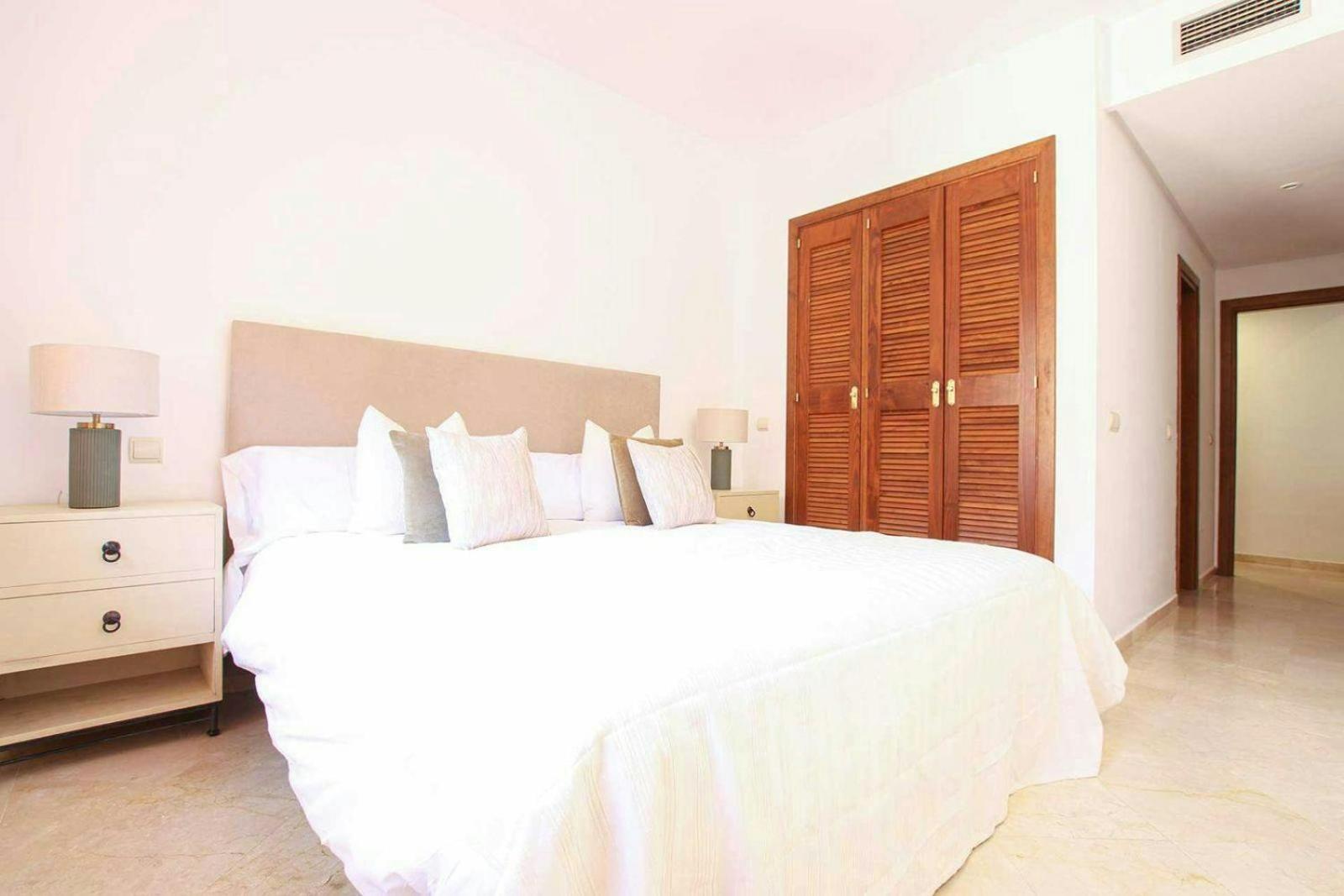Piso 4 Hab. - Elviria Playa Apartment Marbella Exterior photo